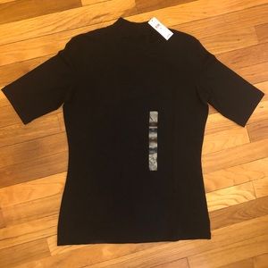 Banana Republic Women’s Timeless Black Tee